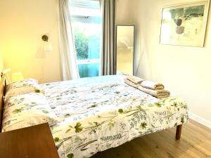 Spacious garden 2 bed, sleeps 5