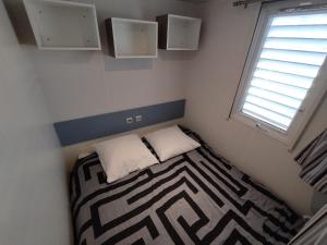 Campings Mobil home a louer dans camping des cigales le muy 5 etoiles : photos des chambres