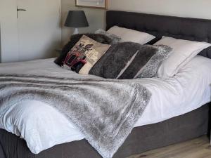 B&B / Chambres d'hotes agreable chambre d hote avec piscine et jacuzzi : photos des chambres
