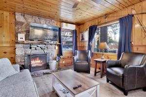 Lakeside Family Cabin by Big Bear Vacations