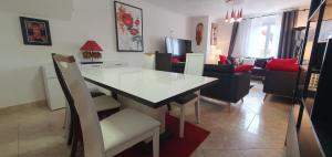 COQUELICOT - Spacieuse maison 172m2 - 4 chambres - Parking Privé & Wifi Gratuit