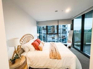 Heart of City - Pool - Parking - Self check-in