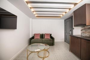 Kantoni Luxury Suites