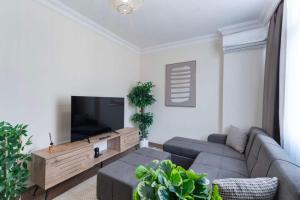 Modern Space Walking Distance From Taksim Sq