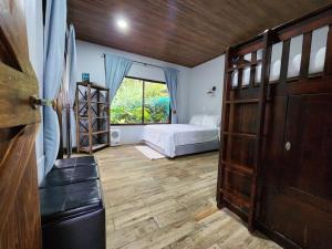 Cabañas Caeli, El Congo, La Fortuna Rainforest Glass Cabin w Suite