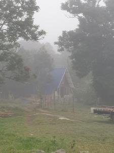 Canada House Queen bed in 2nd floor dbl sofa bed in 1st floor BBQ Private pool, river