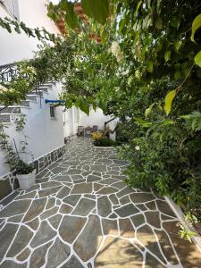 Nicks Studio 1 (With private garden)