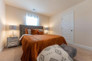 Luxury Bedroom with Private Bath near Atlanta Airport