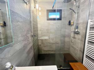 Appartements Appartement 2 pieces avec terrasse, a 150m des plages - Cavalaire-sur-Mer - FR-1-226B-192 : photos des chambres