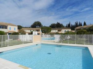 Appartements Appartement La Londe-les-Maures, 2 pieces, 4 personnes - FR-1-251-645 : photos des chambres