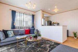 【4LDKの一軒家貸し切り！】スタイリッシュで落ち着いたインテリアのハウスで沖縄を満喫しましょう！