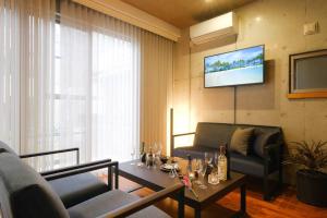 琉球モダンスタイルの那覇の閑静な隠れ家 駅まで徒歩圏内の好立地 1階