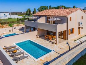 Modern home with swimming pool and wellness