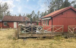 4 Bedroom Stunning Home In Ljusterö