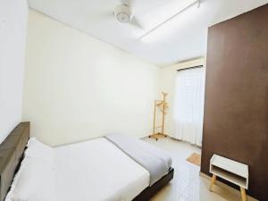 38 Georgetown 3 Storey Terrace local food 5rooms 16pax