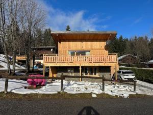 Chalet chaleureux avec vue sur les montagnes de La Léchère