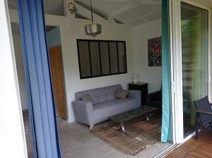 Appartements Studio avec jardin a 2km de L'Ocean ! : photos des chambres