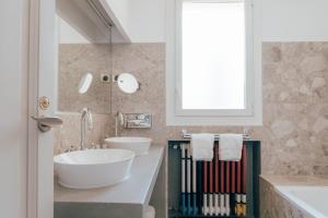 Hotels Ermitage de l'Oasis & Spa - Cannes Mandelieu : photos des chambres
