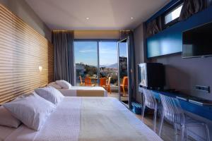 Elegant Triple Room with Mountain View room in Essence Living Exclusive