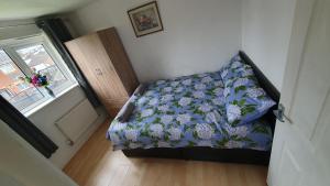 Lovely 3 Bedroom House Manchester