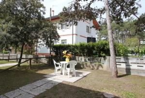 Villa with private garden