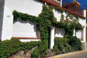 Casa Planta baja soleada con entrada independiente - Port de la Selva