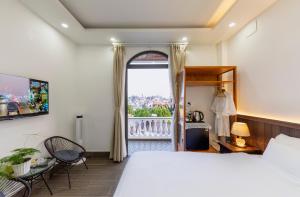 Phòng Có Giường Cỡ King Với Ban Công (King Room with Balcony)