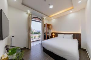 Phòng Có Giường Cỡ King Với Ban Công (King Room with Balcony)