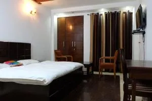SERVICE APARTMENT near APOLLO HOSPITAL - Indraprast