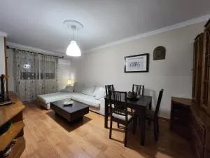 Piso equipado a 15min de Sevilla - Brenes