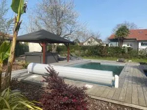 2 chambres dans villa avec spa et piscine - Andoins