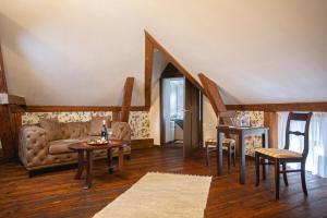 Suite room in Alatskivi Castle