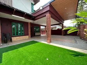 Spacious BBQ Gathering Masai Megaria - 马西