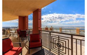 Bright, Corner Unit With Incredible Gulf And Sunset Views!