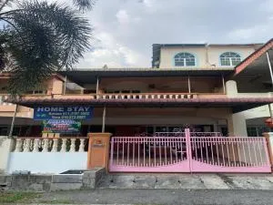 OYO Home 90966 Family Homestay Botani Ipoh - 斯里伊斯兰德