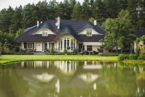 Hubertus Dwór Myśliwski - 3hvězdičkové hotely ve městě Opolí