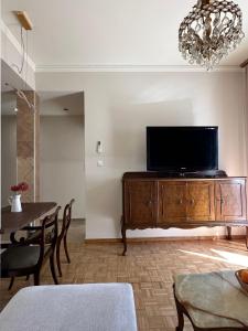 Sunny Vintage Paradise