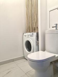 Appartement entier avec balcon sur cour à Paris