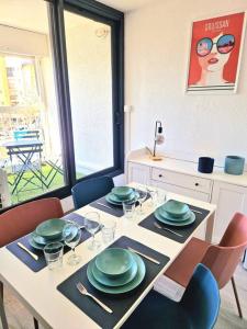 LEscapade Gruissanaise, appartement 1 chambre, loggia, climatisation, wifi avec piscines de mi-mai à mi-septembre dans résidence