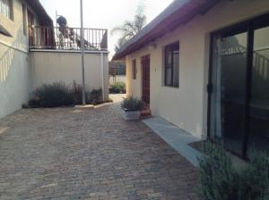 12 On Vaal Drive Guesthouse