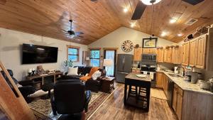 Boutique Mountain Retreat-Merrywoods