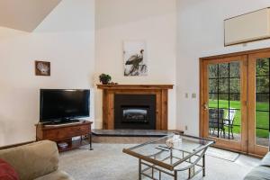 Dells Getaway At Tamarack & Mirror Lake Resort