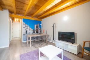 Studio Apartment room in Leopoldo Cano Center