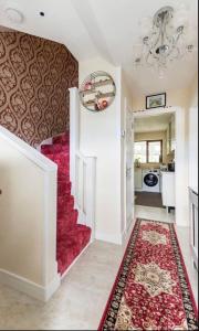 Popular Guest House - London - Gatwick - PRUH - Free Parking - Train from London Bridge"