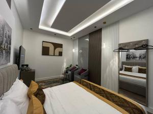 Boulevard Studio Private and Self Entry