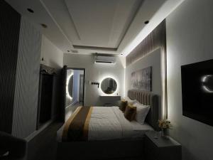 Boulevard Studio Private and Self Entry