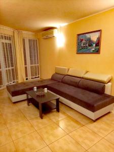 Central Plaza Apartment