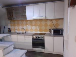 Family friendly house with a swimming pool Imotski, Zagora - 22880