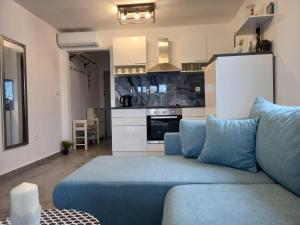 Apartments by the sea Brgulje, Molat - 22906