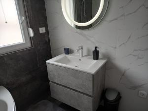 Apartments by the sea Brgulje, Molat - 22906